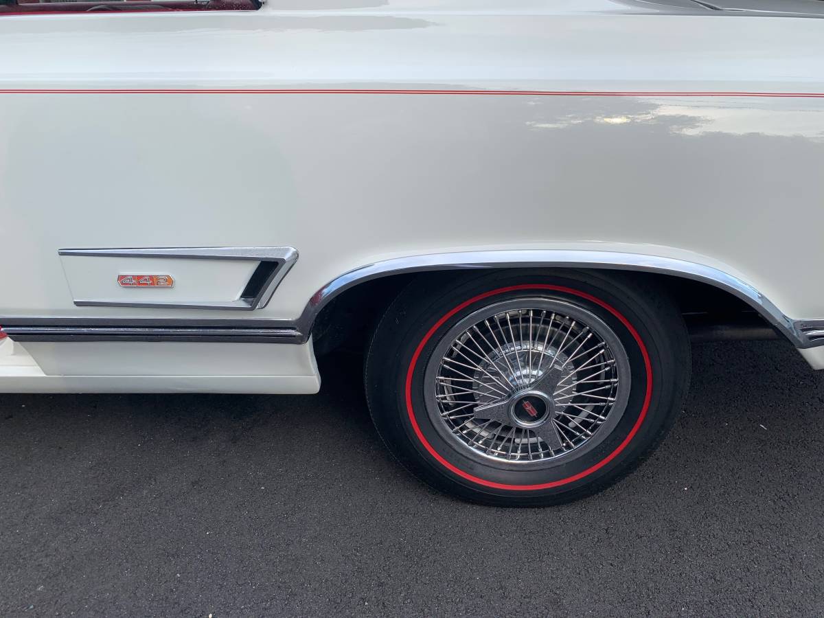 Oldsmobile-442-1965-white-12