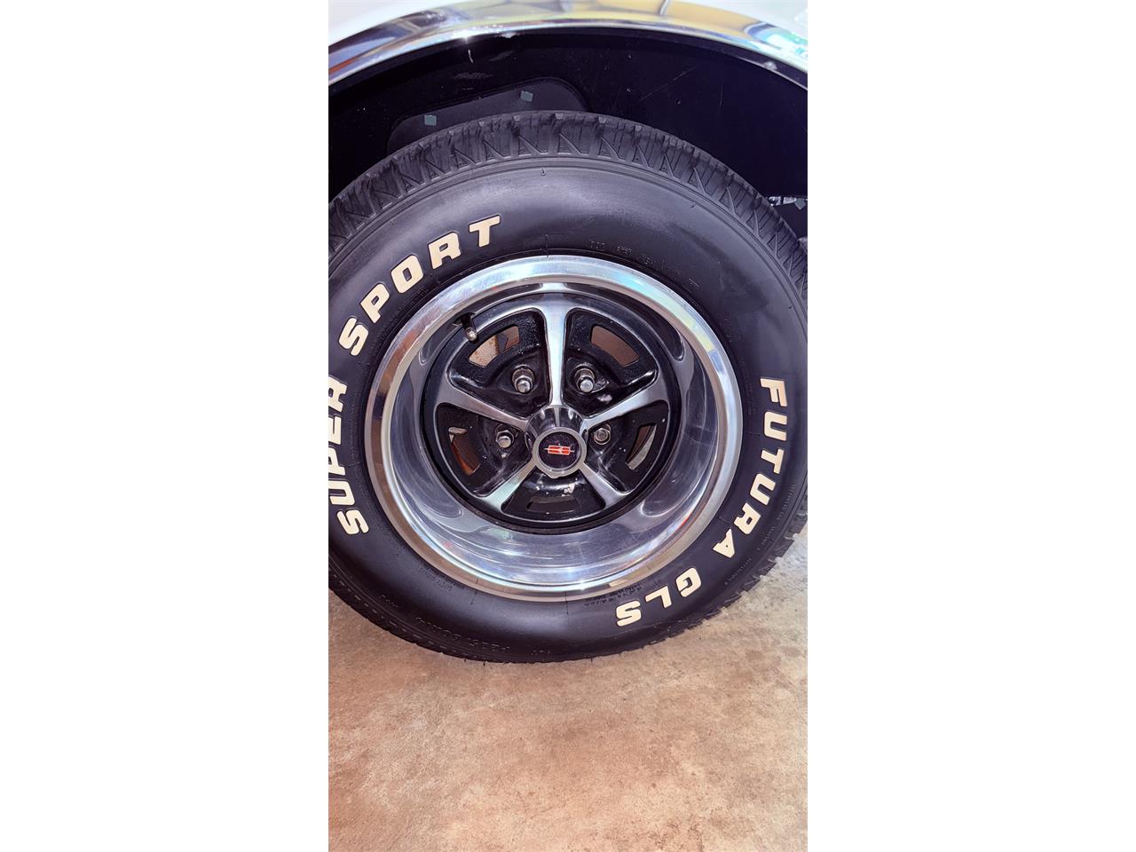 Oldsmobile-442-1967-White-Red-10