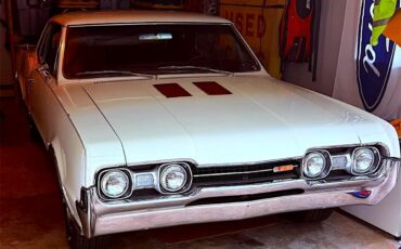 Oldsmobile-442-1967-White-Red