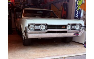 Oldsmobile-442-1967-White-Red-5
