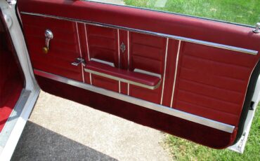 Oldsmobile-442-1967-white-red-12