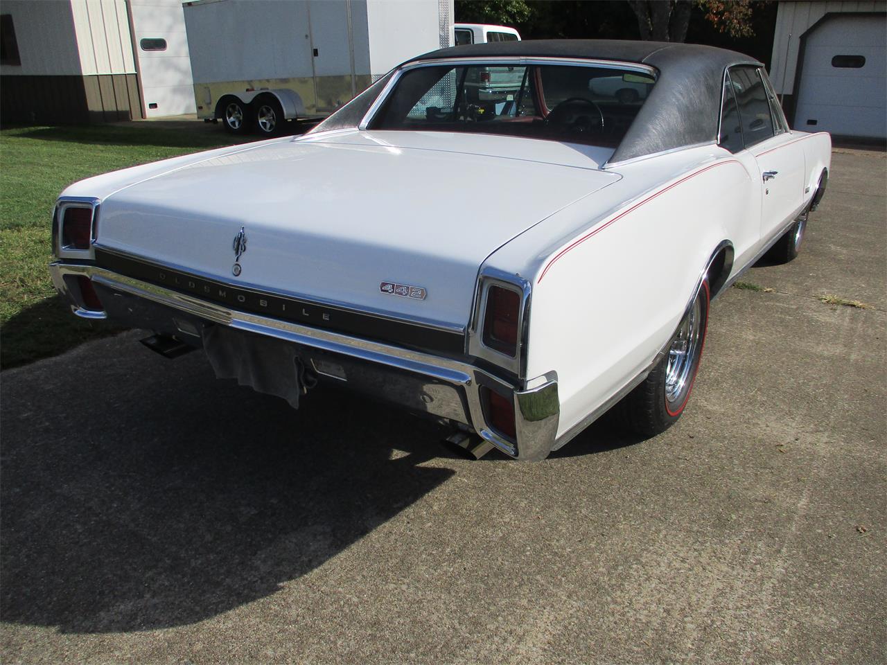 Oldsmobile-442-1967-white-red-3