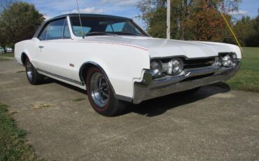 Oldsmobile-442-1967-white-red