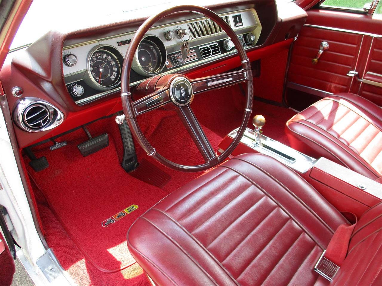 Oldsmobile-442-1967-white-red-5