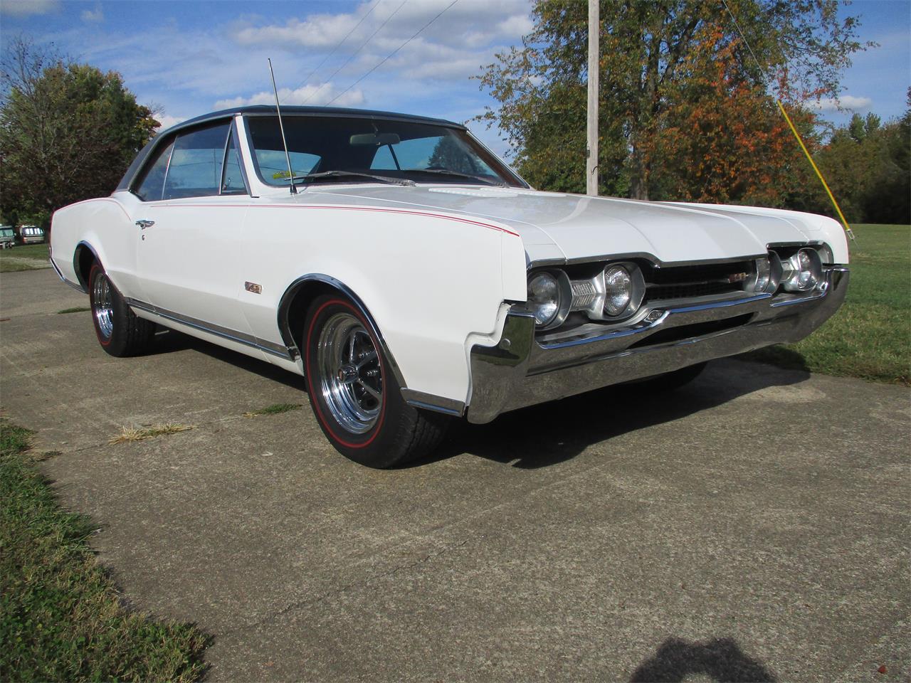 Oldsmobile-442-1967-white-red