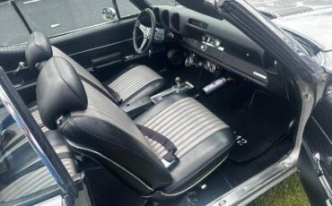 Oldsmobile-442-1968-Silver-Black-3