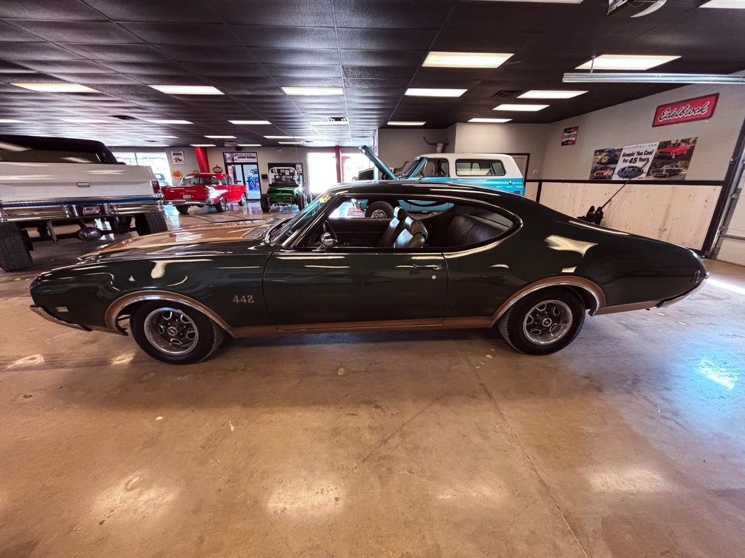 Oldsmobile-442-1969-Coupe-2