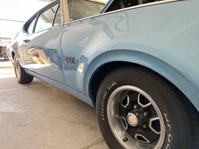 Oldsmobile-442-1969-Light-BlueWhite-White-1
