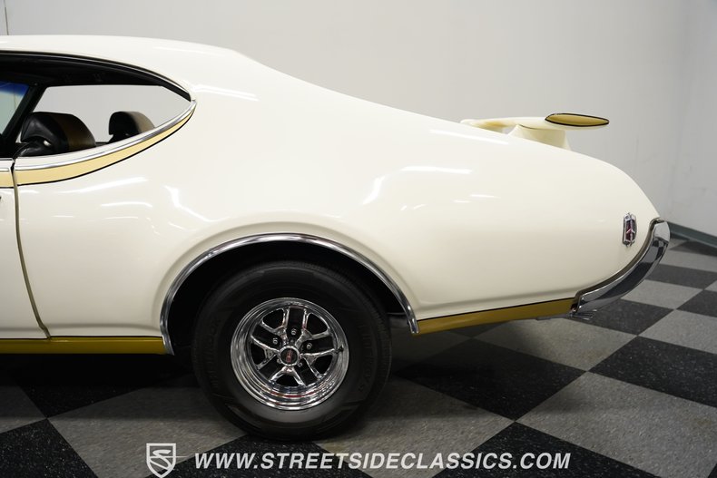 Oldsmobile-442-1969-White-Black-26
