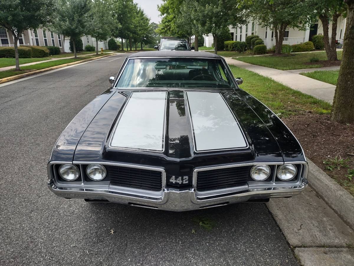 Oldsmobile-442-1969-black-3
