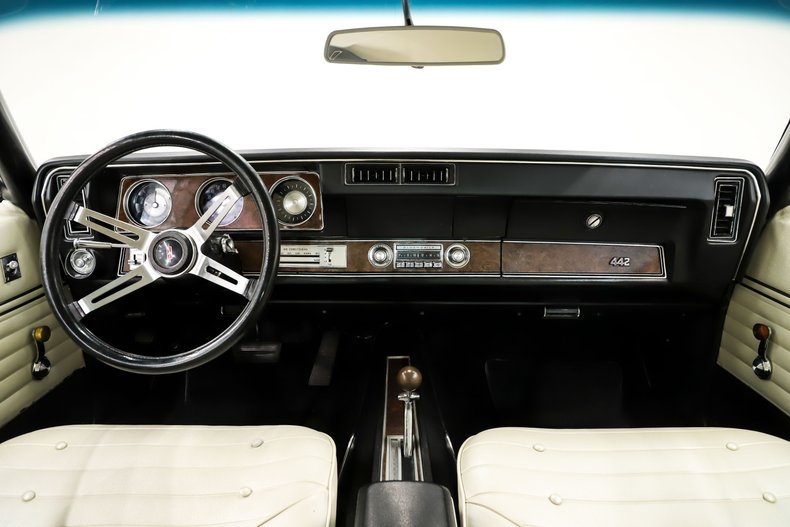Oldsmobile-442-1970-Sherwood-Green-White-21