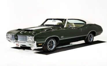 Oldsmobile-442-1970-Sherwood-Green-White-24