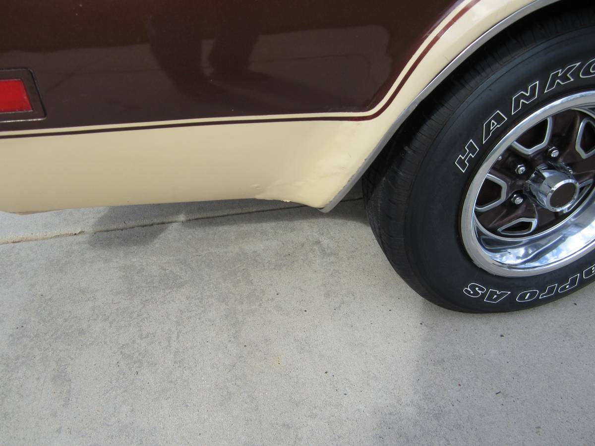 Oldsmobile-442-1977-brown-10