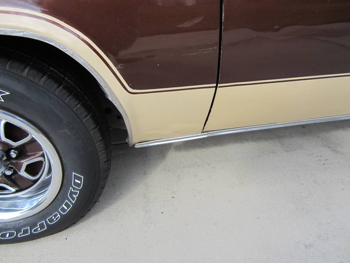 Oldsmobile-442-1977-brown-11