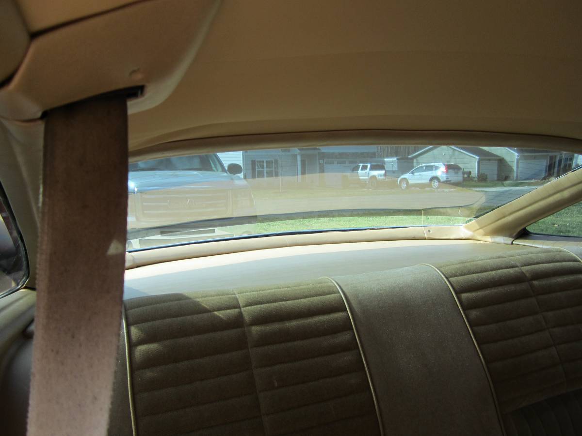 Oldsmobile-442-1977-brown-21