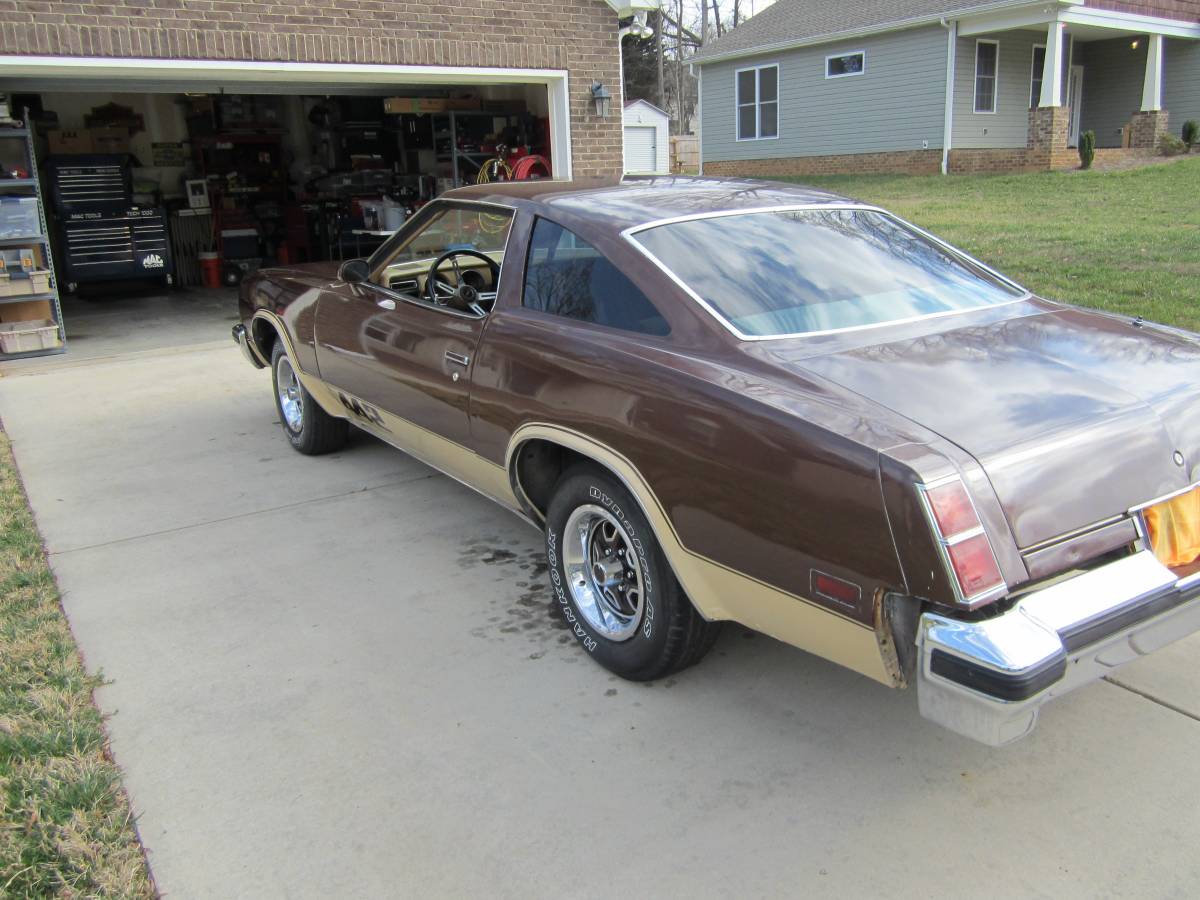 Oldsmobile-442-1977-brown-3