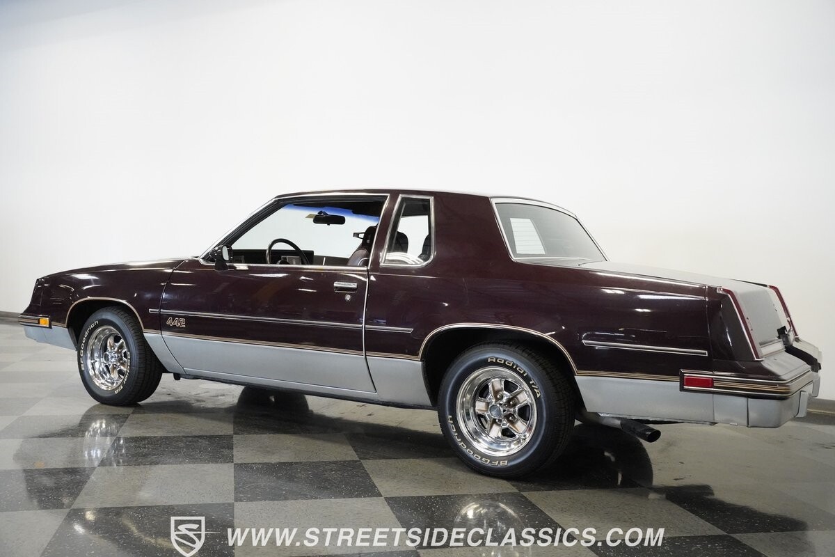 Oldsmobile-442-1986-Coupe-12