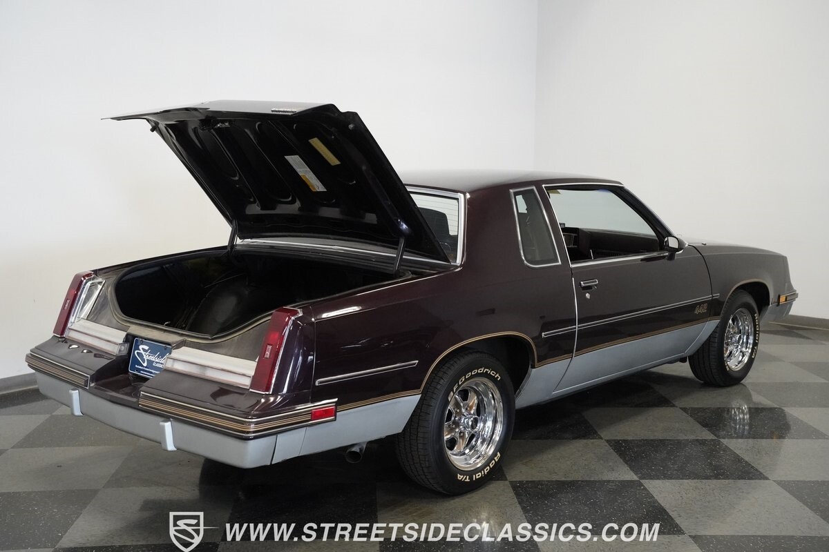 Oldsmobile-442-1986-Coupe-21