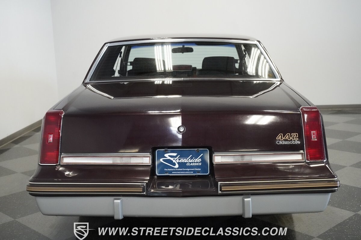Oldsmobile-442-1986-Coupe-26