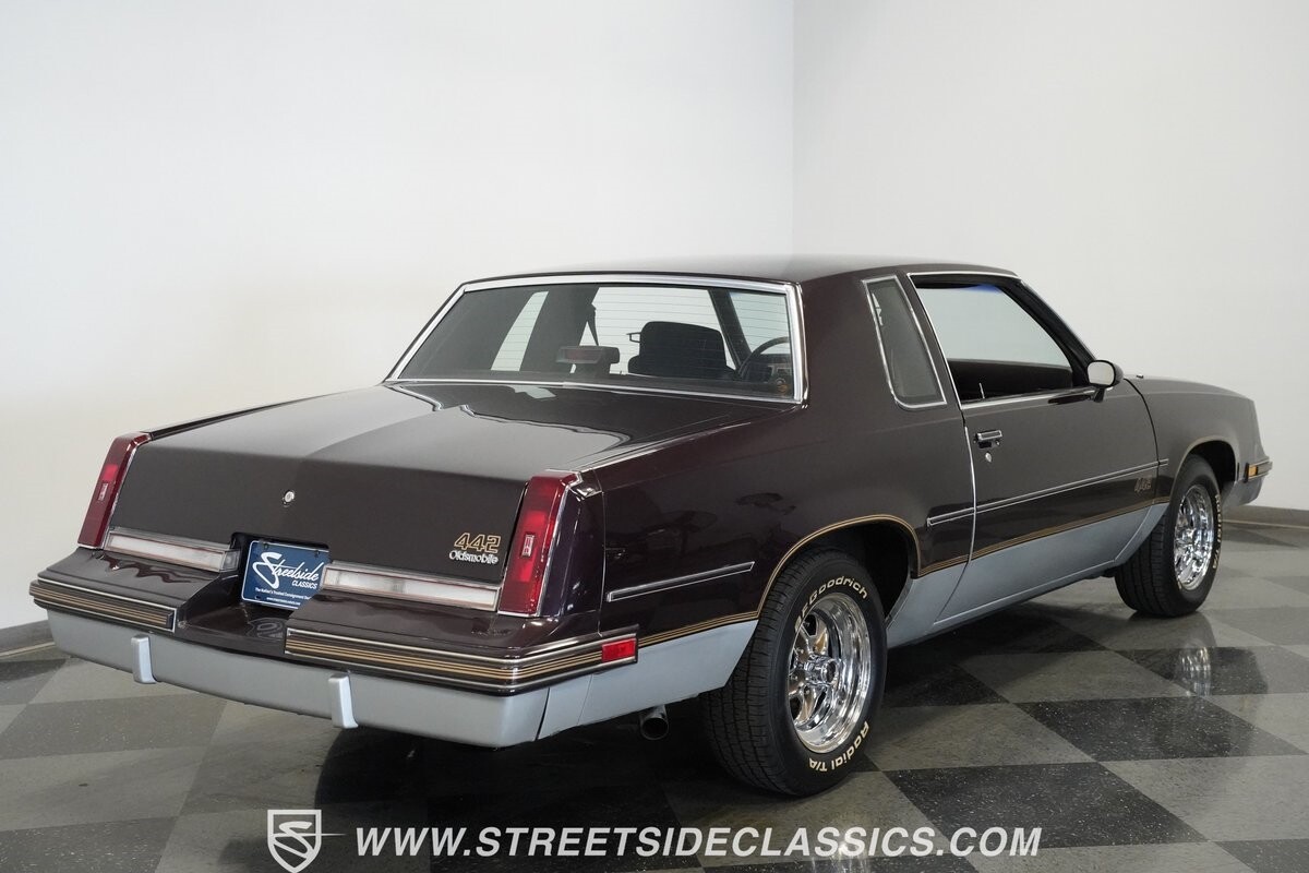 Oldsmobile-442-1986-Coupe-28