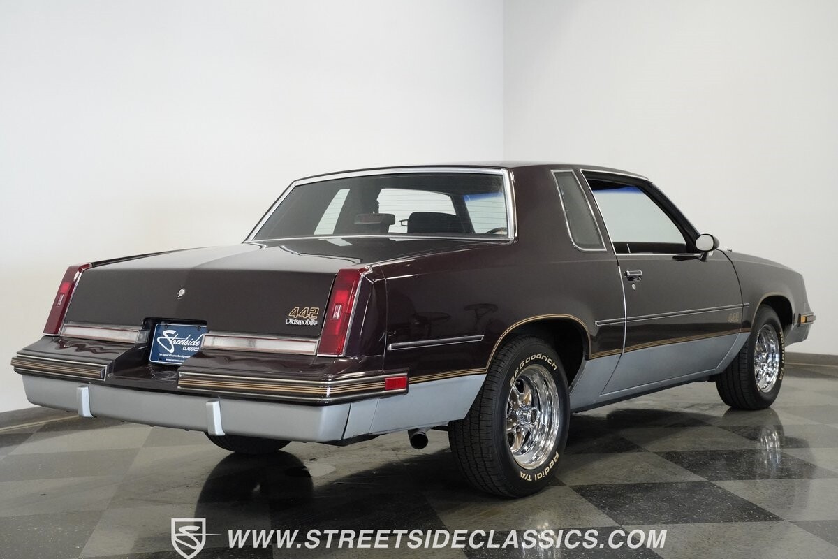 Oldsmobile-442-1986-Coupe-29