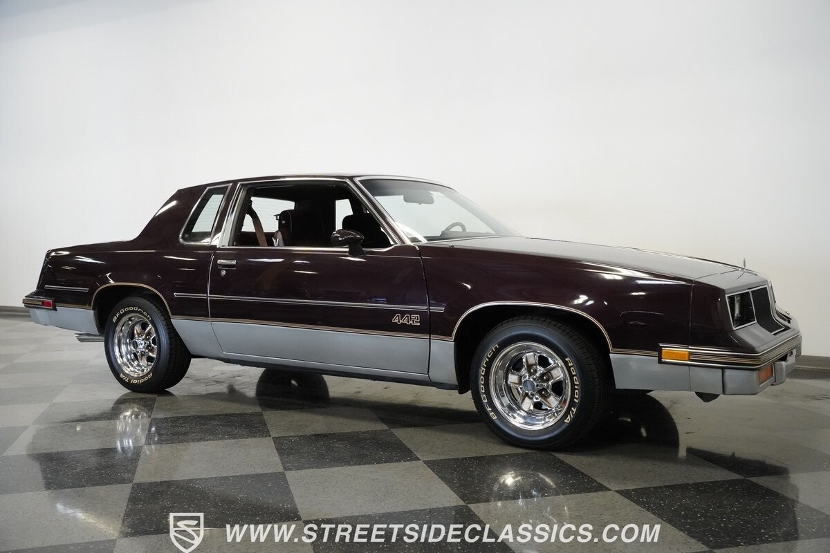Oldsmobile-442-1986-Coupe-33