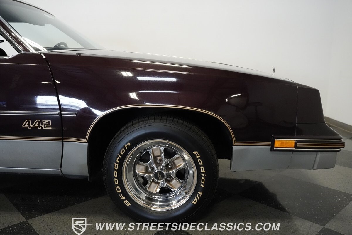 Oldsmobile-442-1986-Coupe-35