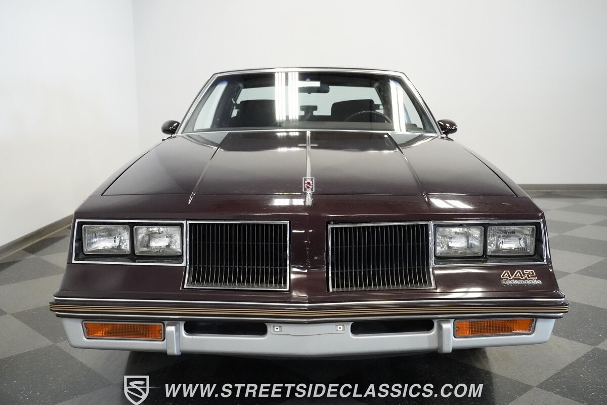 Oldsmobile-442-1986-Coupe-7