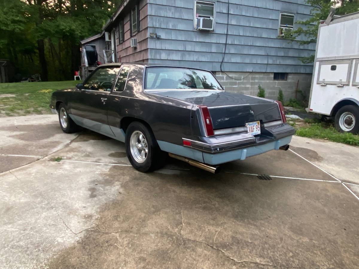 Oldsmobile-442-1986-grey-5