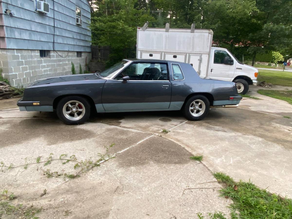 Oldsmobile-442-1986-grey-6