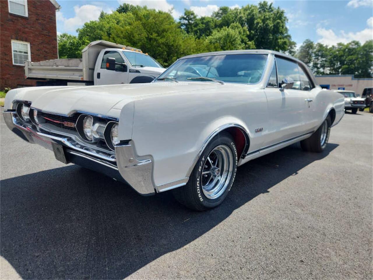 Oldsmobile-442-w-30-1967-White-Black-1