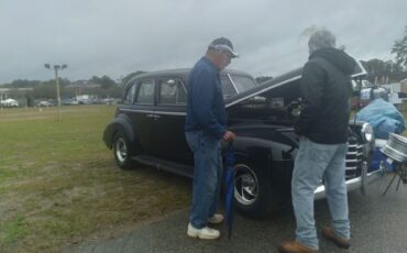 Oldsmobile-60-1940-Black-PearlGold-Dus-1