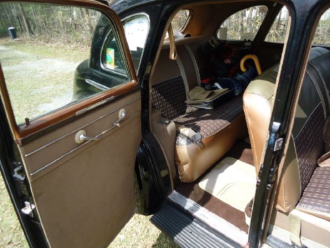 Oldsmobile-60-1940-Black-PearlGold-Dus-11