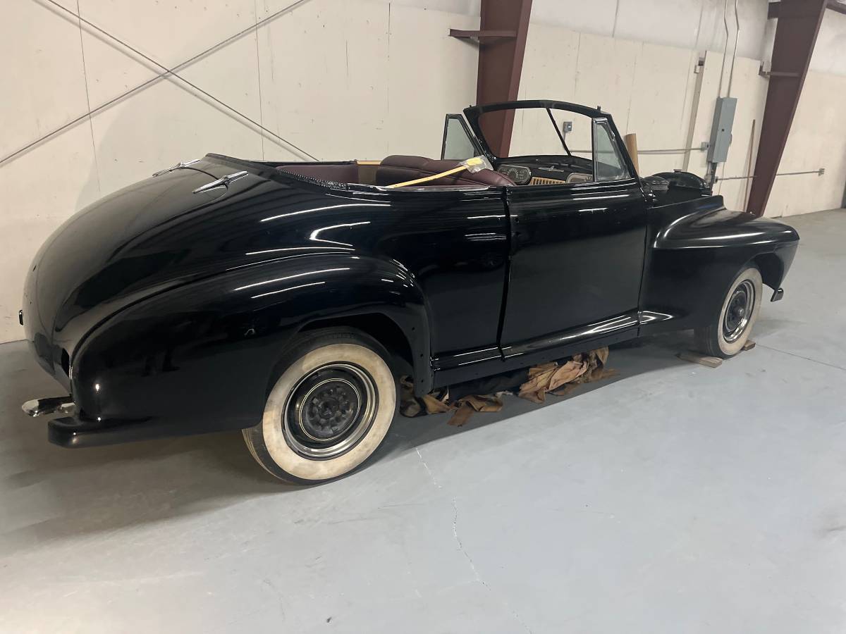 Oldsmobile-66-1941-black-4