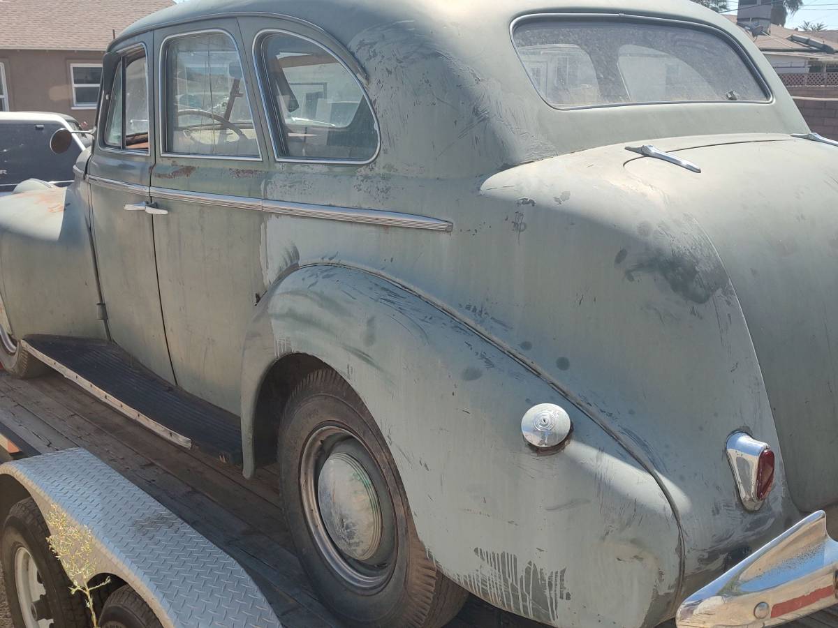 Oldsmobile-70-1940-green-3