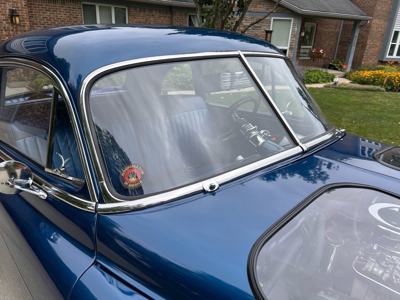 Oldsmobile-76-1949-11