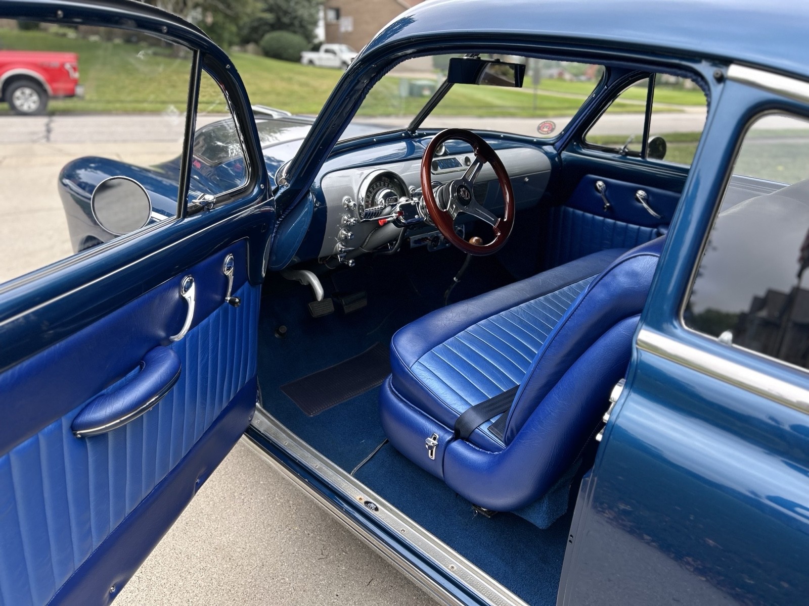Oldsmobile-76-1949-33