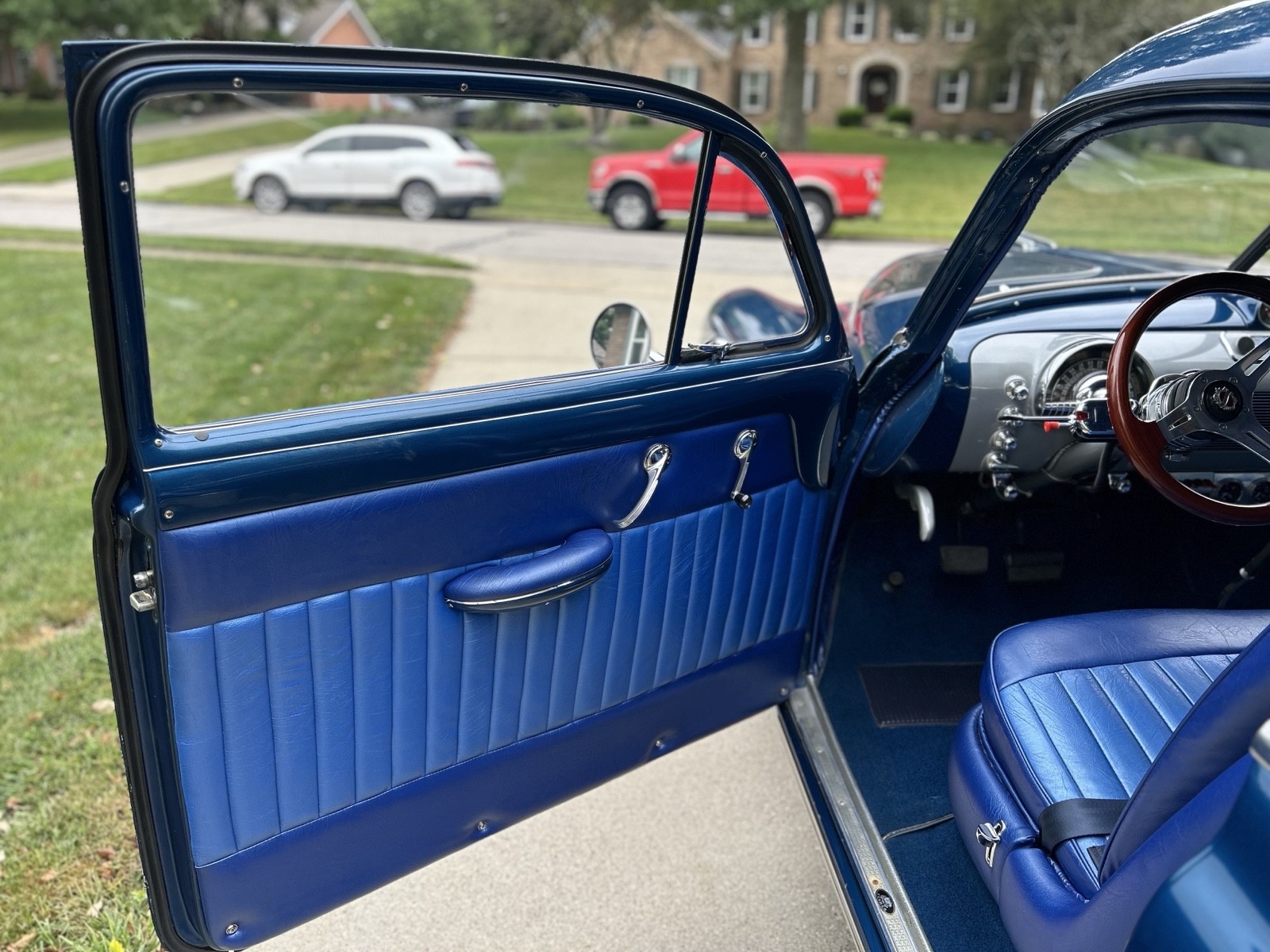 Oldsmobile-76-1949-34