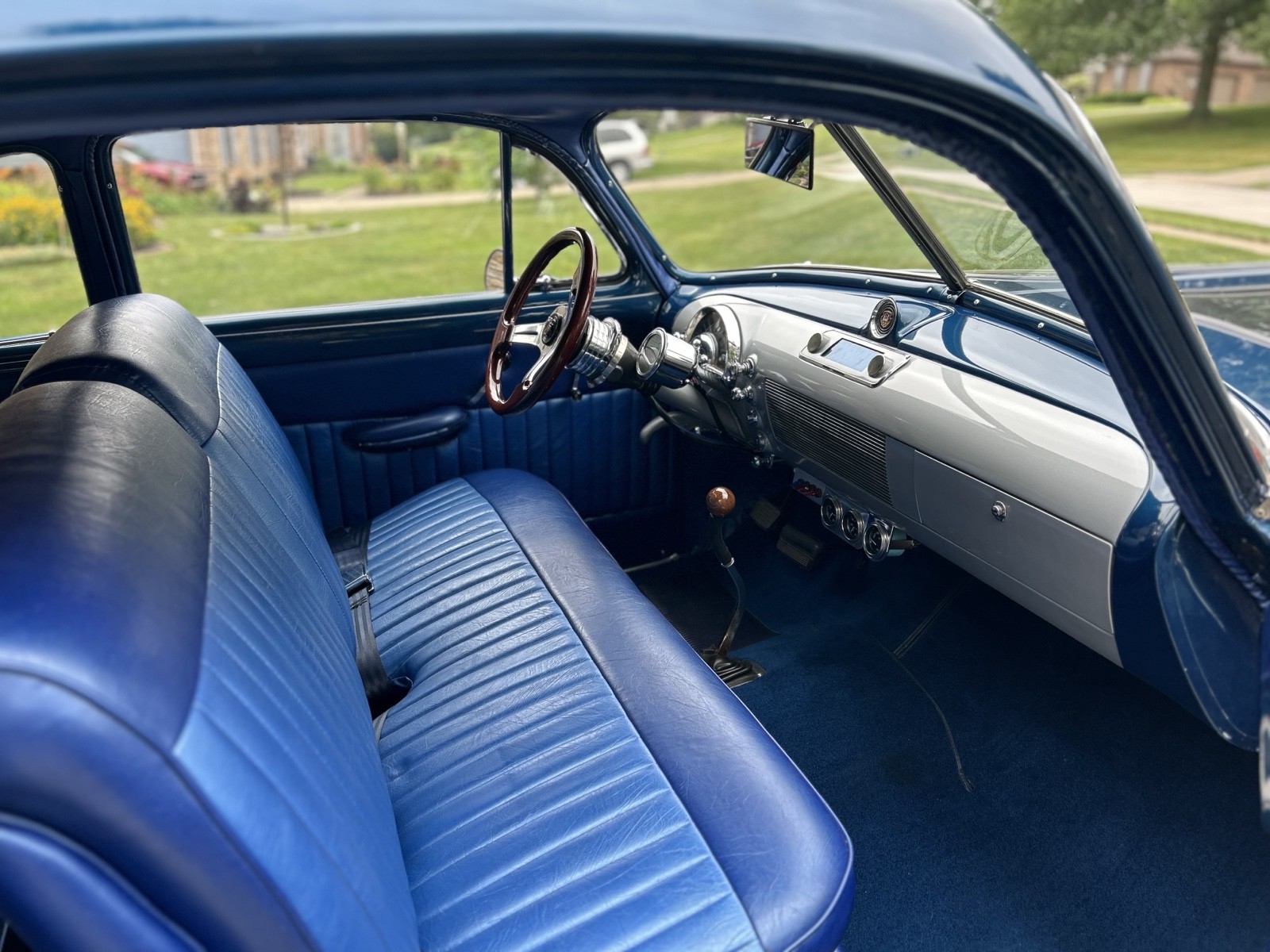 Oldsmobile-76-1949-37