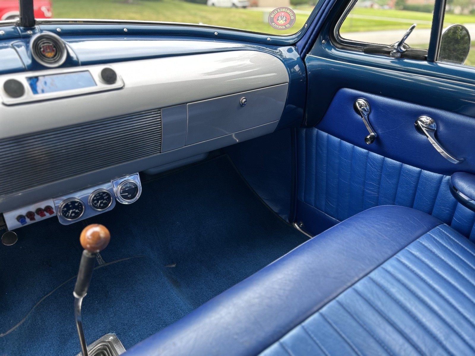 Oldsmobile-76-1949-38