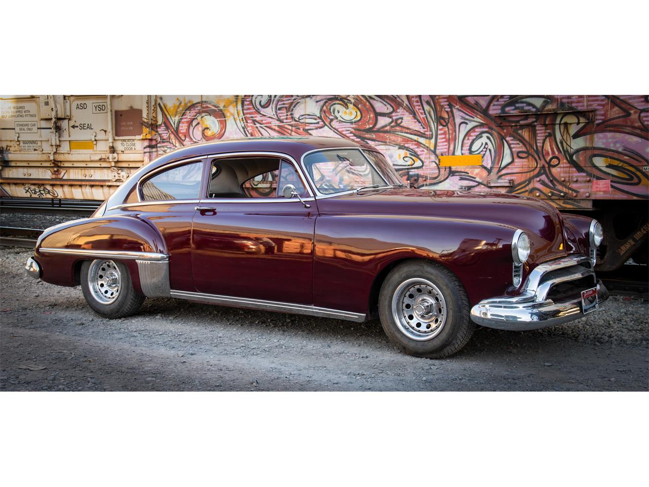 Oldsmobile-76-1949-Maroon-Grey-1