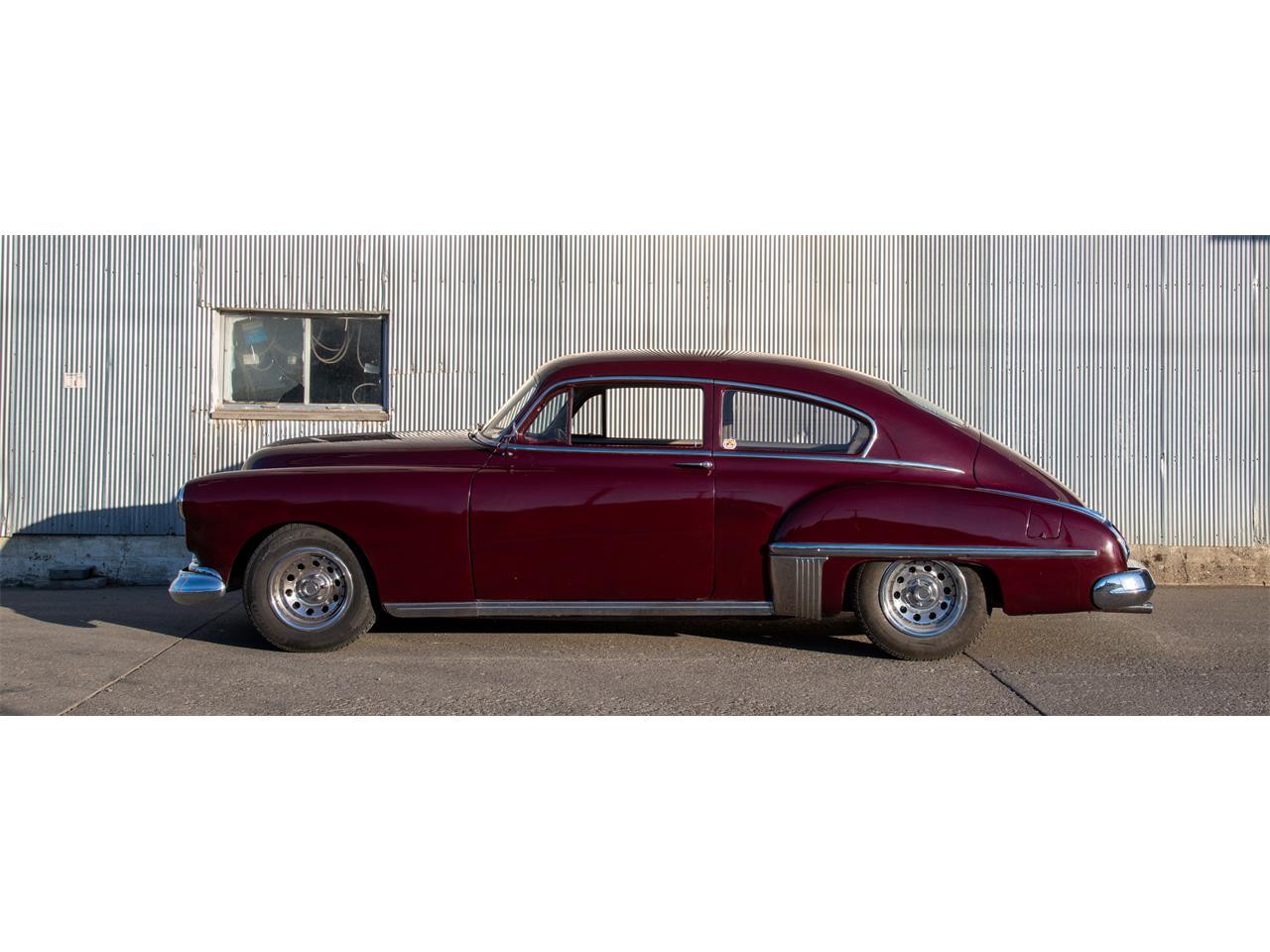 Oldsmobile-76-1949-Maroon-Grey-3