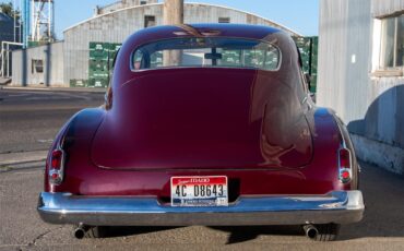 Oldsmobile-76-1949-Maroon-Grey-4