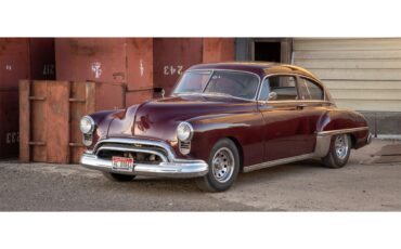 Oldsmobile-76-1949-Maroon-Grey-5