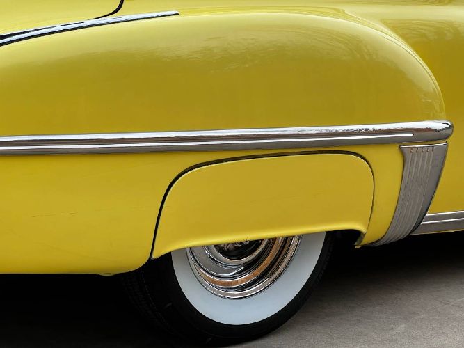 Oldsmobile-88-1949-Custom-Yellow-1