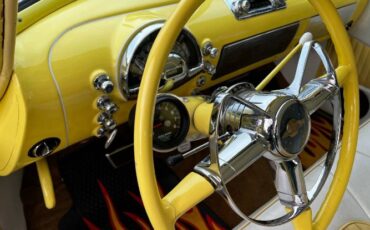 Oldsmobile-88-1949-Custom-Yellow-10