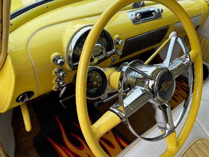 Oldsmobile-88-1949-Custom-Yellow-10