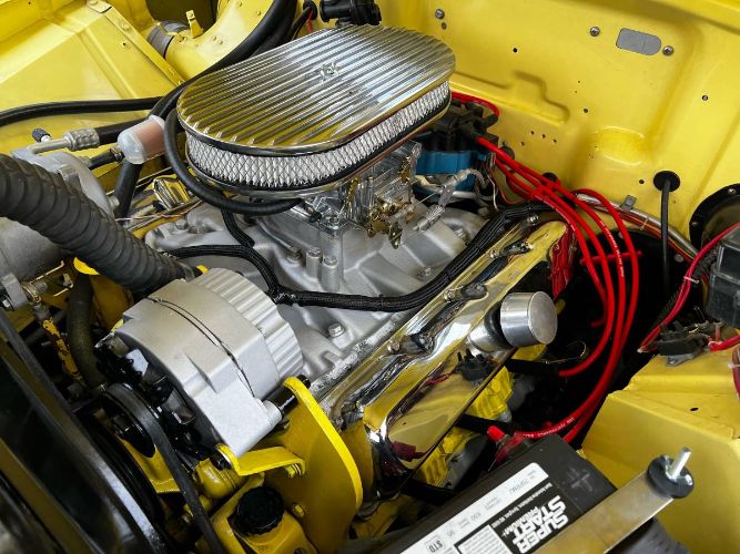 Oldsmobile-88-1949-Custom-Yellow-16