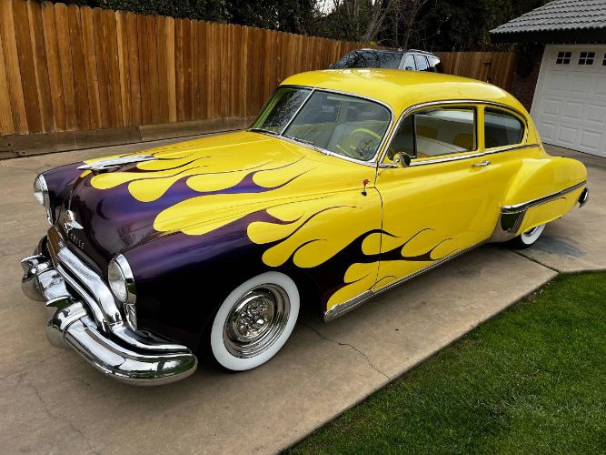 Oldsmobile-88-1949-Custom-Yellow-19