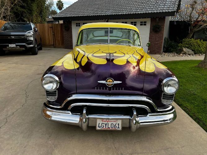 Oldsmobile-88-1949-Custom-Yellow-2